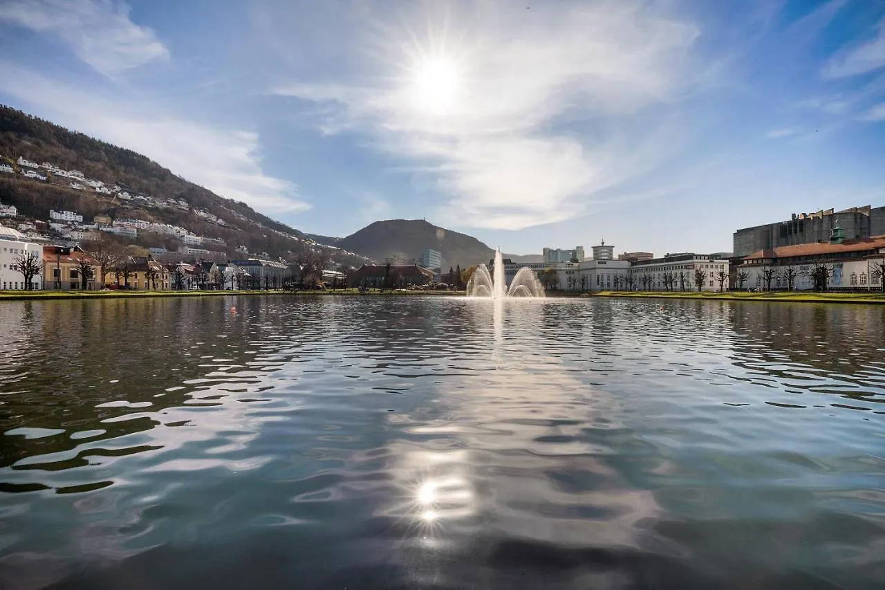 Behind Bryggen - Renovated - Budget Friendly Bergen Apartment
