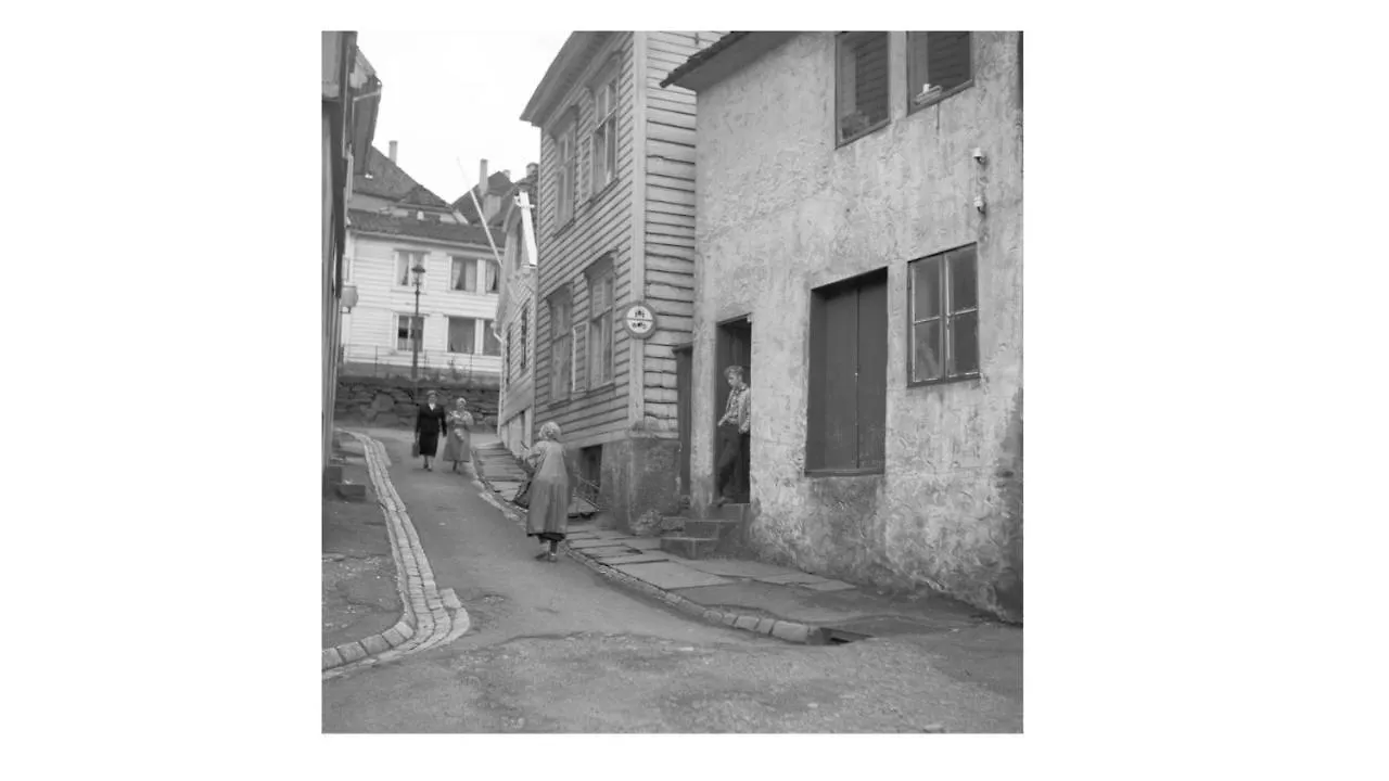 Behind Bryggen - Renovated - Budget Friendly Bergen 0*,  Norway